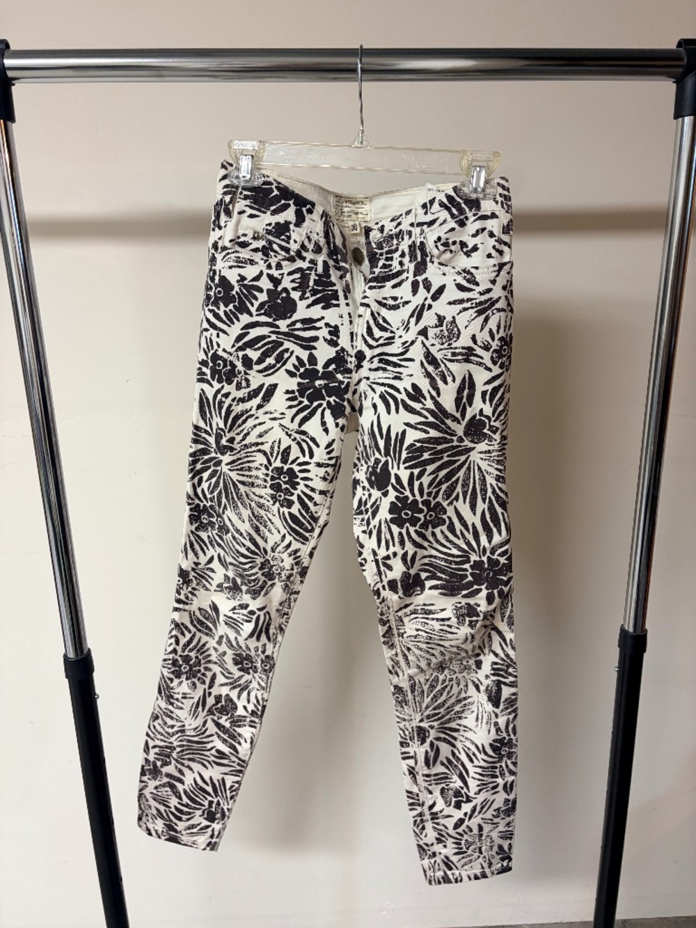 DF Current/Elliott The Classic Skinny Jean in Chocolate with black floral print